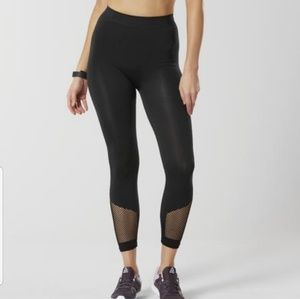 FIRM PRICE NWT. Everlast high waisted perforated leggings XL